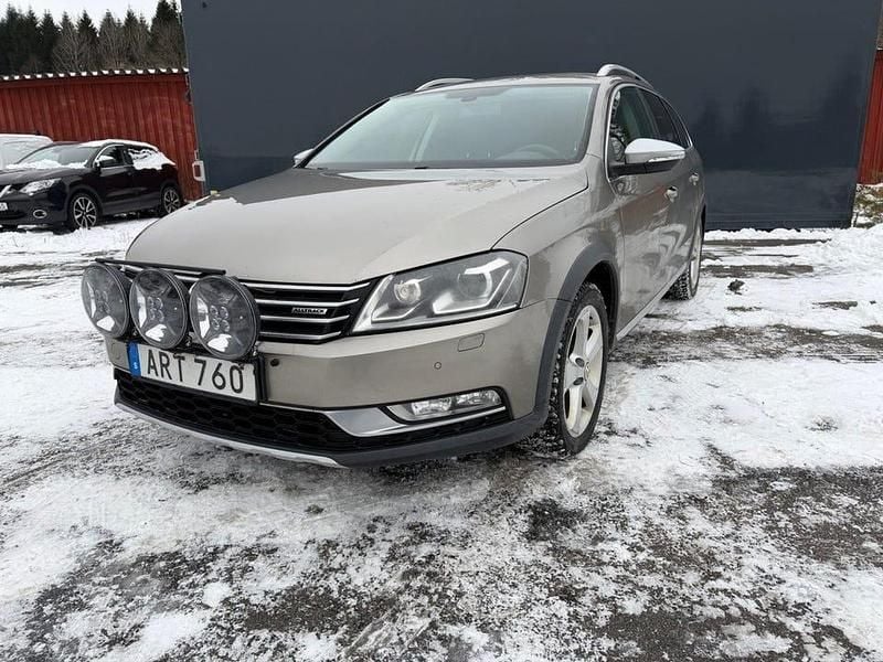 Begagnad VW Passat Alltrack 177 HK (130 kW) 2014 Brun Kombi