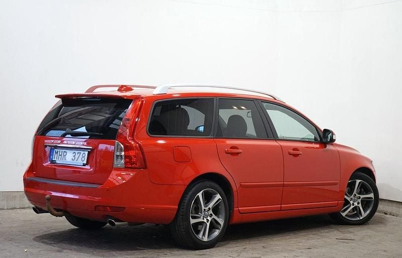 Begagnad Volvo V50 Momentum 150 HK (110 kW) 2012 Röd Kombi