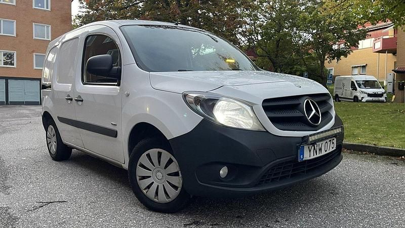 Vit Begagnad 2017 Mercedes Citan 109 | 49 000 kr (Marknadspris) - Bild 1/4