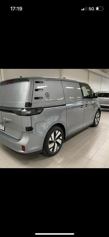 Silver Begagnad 2025 VW ID. Buzz Van | 749 000 kr - Bild 1/1