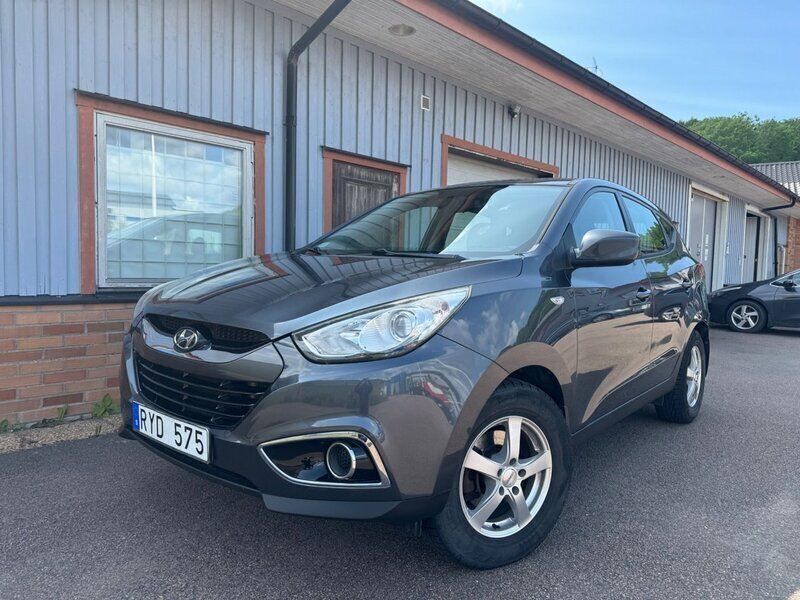 Mörkgrå (grå) Begagnad 2011 Hyundai ix35 Select SUV | 69 900 kr (Marknadspris) - Bild 1/4
