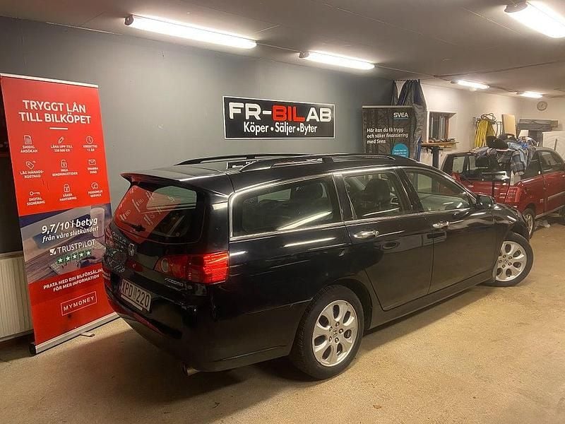 Begagnad Honda Accord Sport 155 HK (114 kW) 2006 Svart Kombi