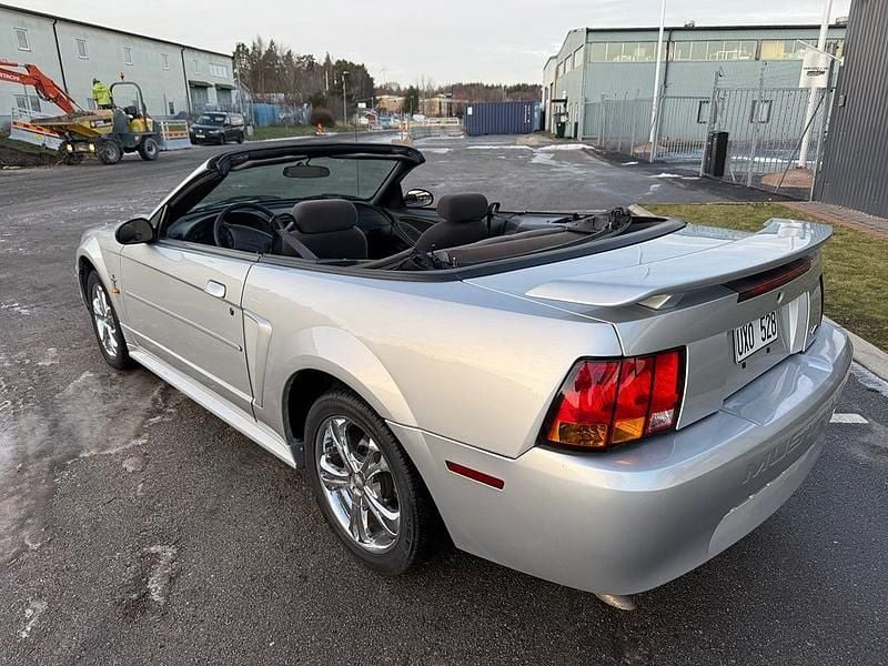 Begagnad Ford Mustang 196 HK (144 kW) 2001 Silver Cab