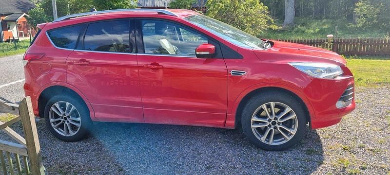 Begagnad 2015 Ford Kuga SUV | 85 000 kr (Marknadspris) - Bild 1/4