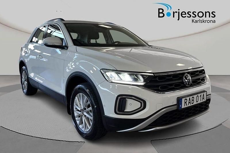 Vit Begagnad 2022 VW T-Roc SUV | 278 000 kr (Marknadspris) - Bild 1/4