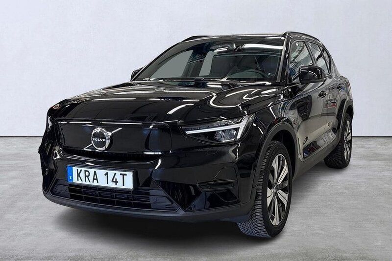 Svart Begagnad 2023 Volvo XC40 Core SUV | 379 900 kr - Bild 1/4