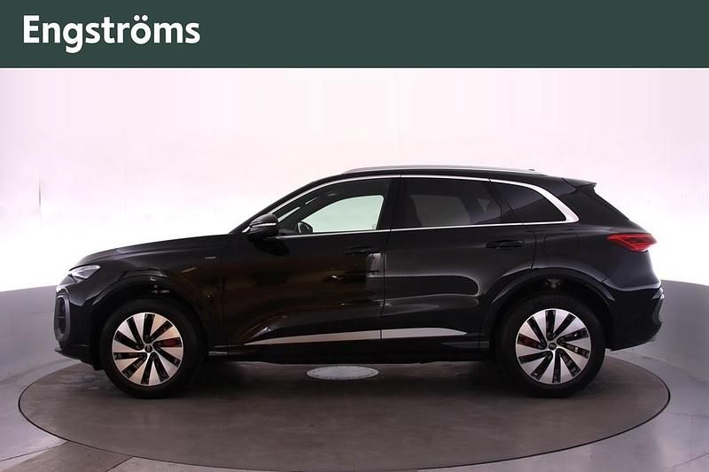 Ny Audi Q5 S-Line 367 HK (269 kW) 2025 Svart (mytsvart metallic) SUV