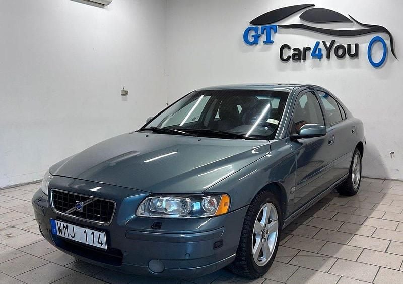 Grön Begagnad 2005 Volvo S60 Momentum Sedan | 37 500 kr (Marknadspris) - Bild 1/4