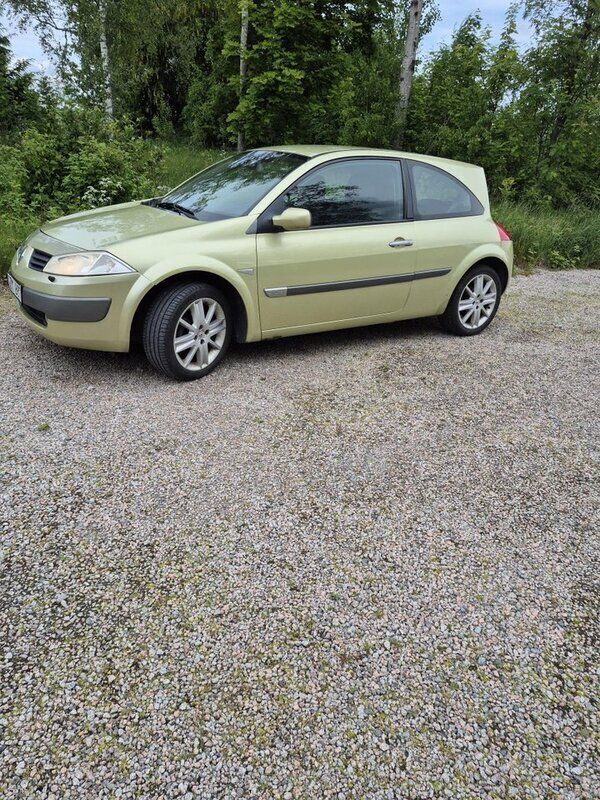 Grön Begagnad 2003 Renault Mégane II Halvkombi | 16 200 kr (Superpris) - Bild 1/4