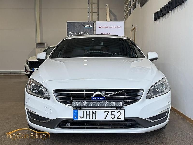 Begagnad Volvo V60 Summum 181 HK (133 kW) 2013 Vit Kombi