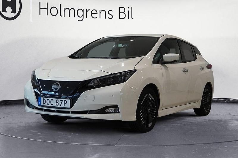 Vit Begagnad 2022 Nissan Leaf N-Connecta Halvkombi | 169 900 kr (Marknadspris) - Bild 1/4