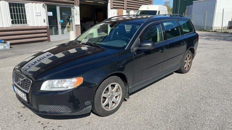 Svart Begagnad 2009 Volvo V70 Kinetic Kombi | 29 800 kr (Superpris) - Bild 1/4