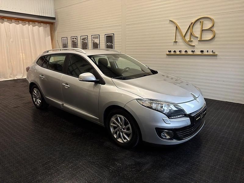 Begagnad Renault Mégane GrandTour 110 HK (80 kW) 2012 Silver Kombi