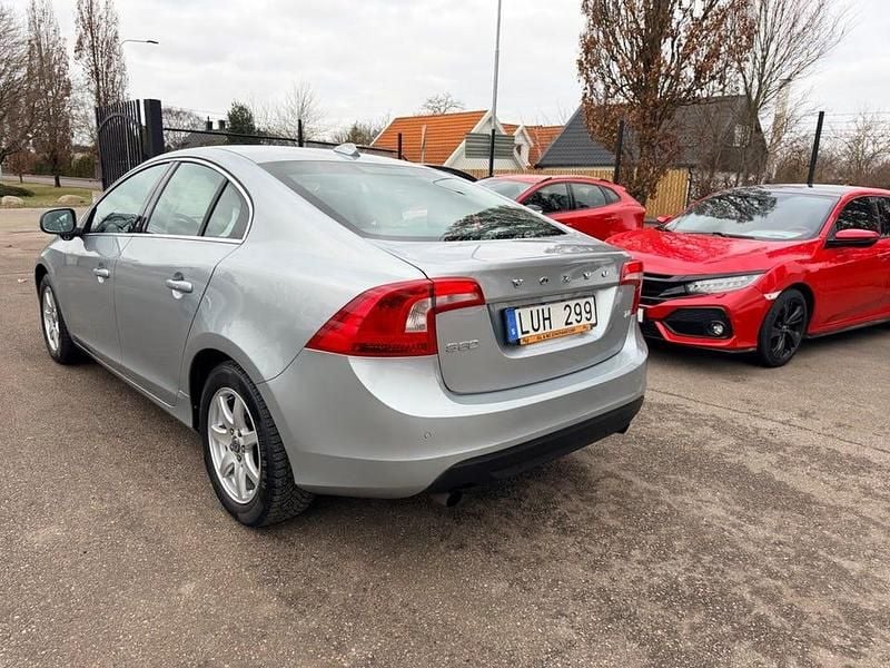 Begagnad Volvo S60 Summum 180 HK (132 kW) 2011 Silver Sedan