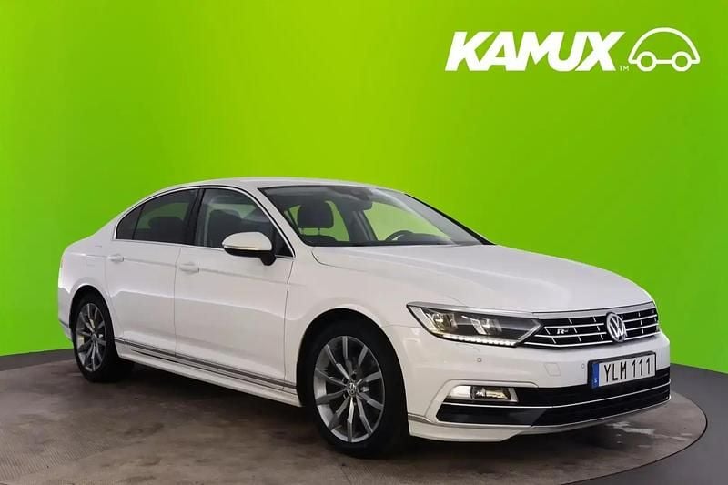 Vit Begagnad 2017 VW Passat Executive Sedan | 224 800 kr (Marknadspris) - Bild 1/4