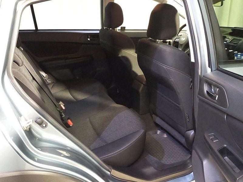 Begagnad Subaru XV Sport 150 HK (110 kW) 2012 Ljusgrön SUV