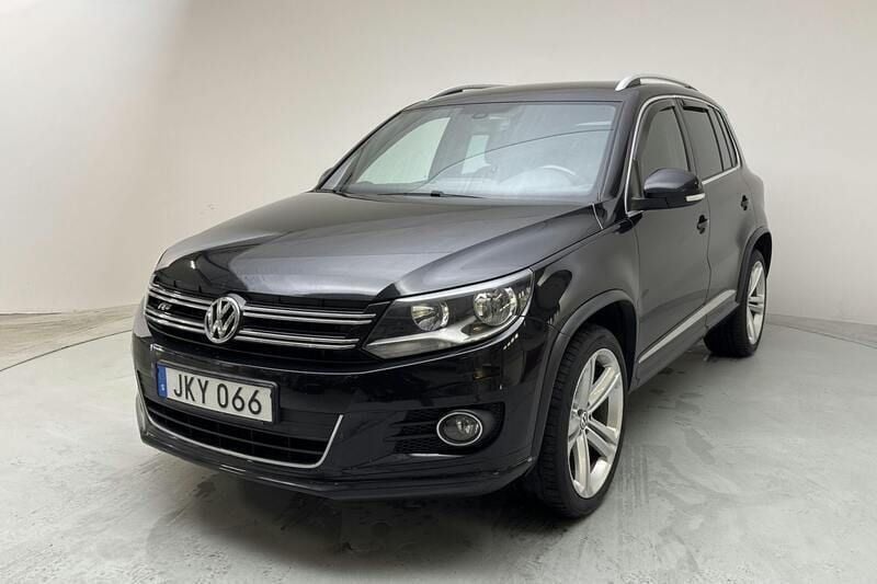 Svart Begagnad 2015 VW Tiguan R-line SUV | 114 000 kr (Bra pris) - Bild 1/4