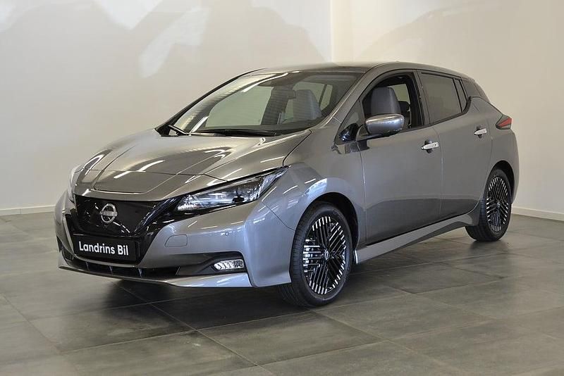 Grå Begagnad 2022 Nissan Leaf N-Connecta Halvkombi | 199 700 kr (Lite dyr) - Bild 1/4