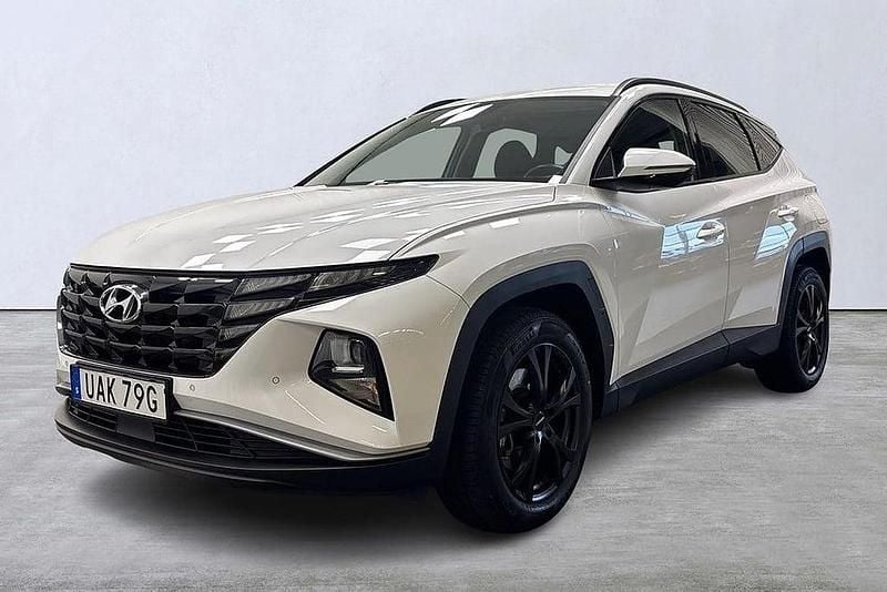 Vit Begagnad 2021 Hyundai Tucson SUV | 299 900 kr (Marknadspris) - Bild 1/4