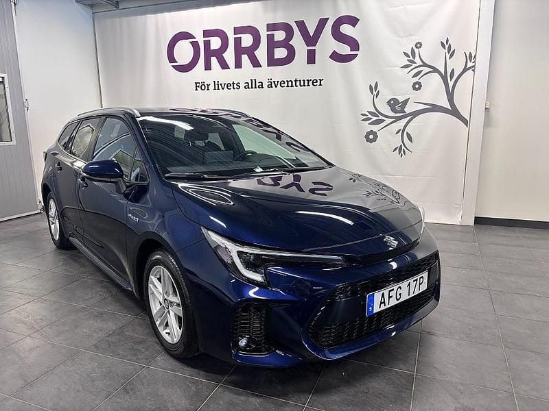 Blå Begagnad 2024 Suzuki Swace Kombi | 299 500 kr (Marknadspris) - Bild 1/4