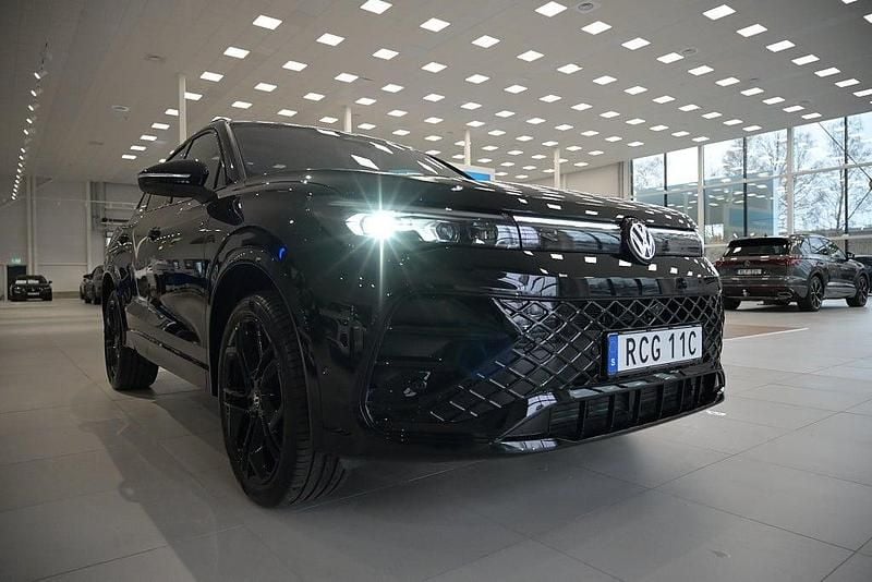 Ny VW Tiguan R-line Edition 193 HK (141 kW) 2026 Svart SUV