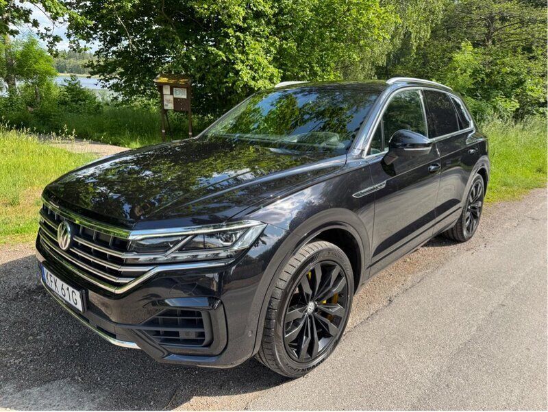 Svart Begagnad 2019 VW Touareg SUV | 415 000 kr (Bra pris) - Bild 1/4