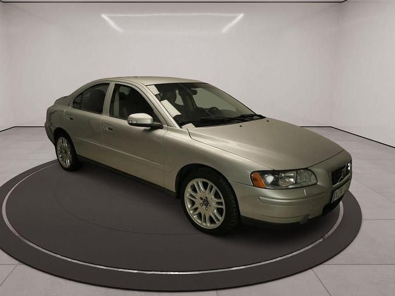 Begagnad Volvo S60 Kinetic 140 HK (102 kW) 2006 Ljusgrå Sedan