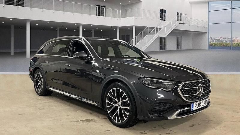 Grå Begagnad 2025 Mercedes E300 Premium Kombi | 709 000 kr (Bra pris) - Bild 1/2