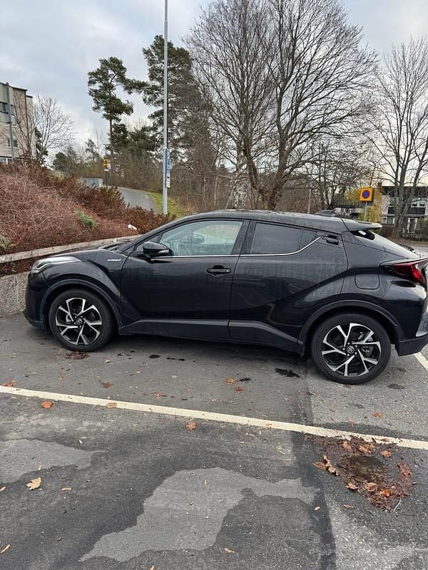 Begagnad Toyota C-HR 122 HK (89 kW) 2021 Svart SUV