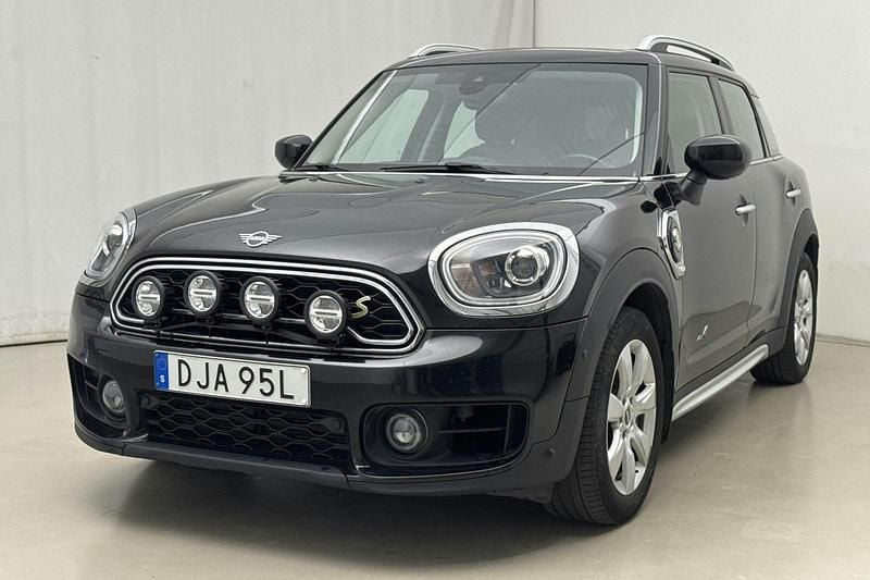 Svart Begagnad 2020 Mini Countryman Salt SUV | 200 000 kr - Bild 1/4