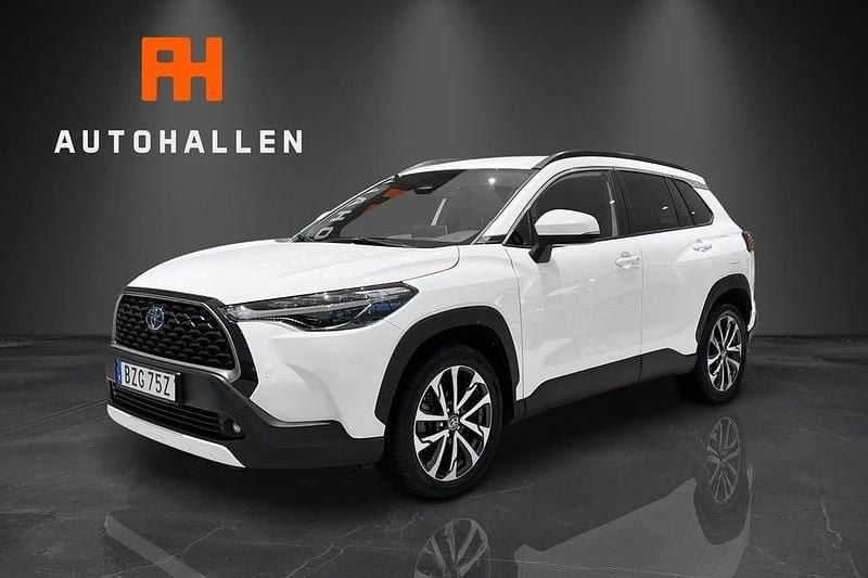 Begagnad Toyota Corolla Cross Style 197 HK (144 kW) 2022 Vit SUV