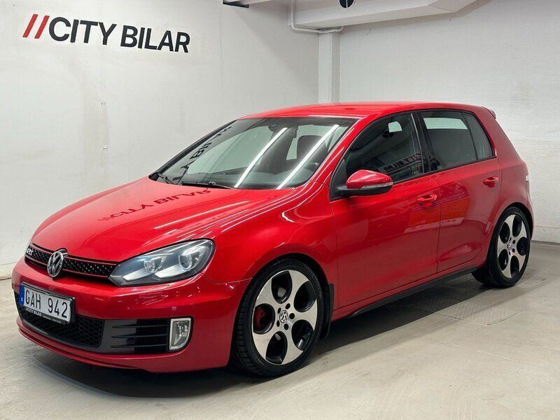 Röd Begagnad 2009 VW Golf VI GTI Halvkombi | 109 900 kr (Lite dyr) - Bild 1/4