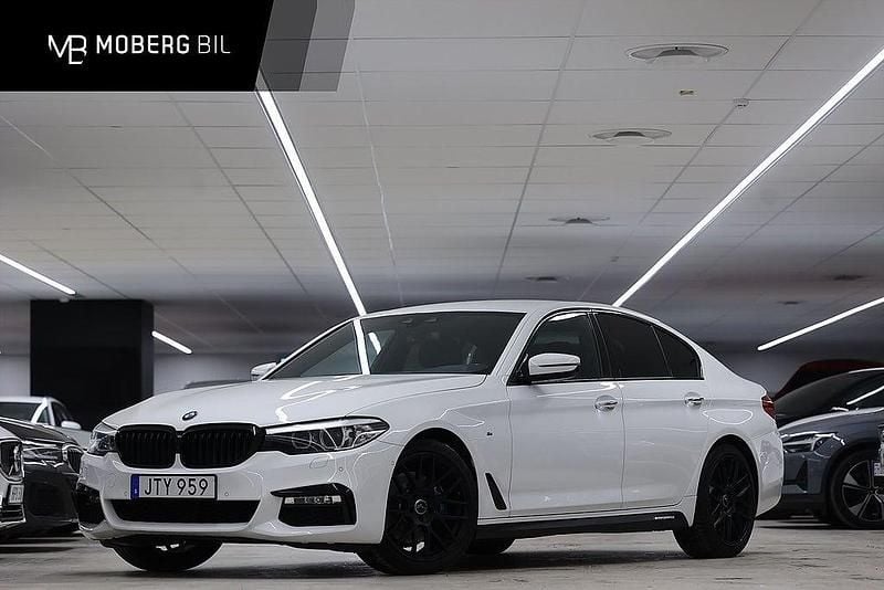 Vit Begagnad 2017 BMW 530 Shadowline Sedan | 249 900 kr (Marknadspris) - Bild 1/3