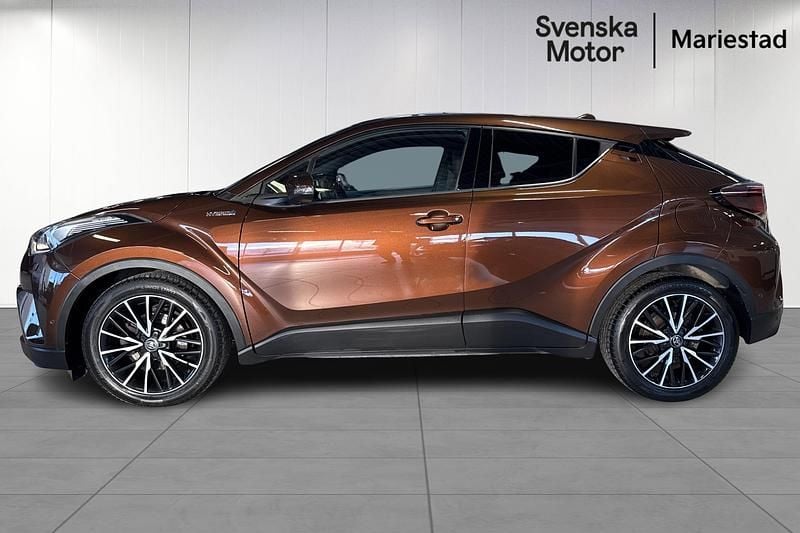 Begagnad Toyota C-HR Executive 124 HK (91 kW) 2017 Brun SUV