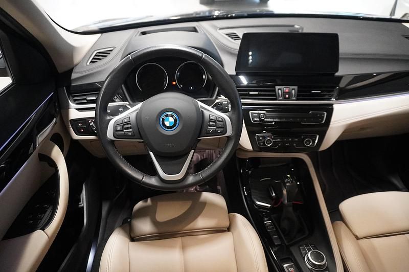 Begagnad BMW X1 Sport Line 125 HK (91 kW) 2022 Svart SUV