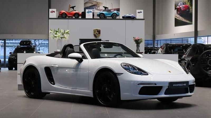 Flerfärgad Begagnad 2023 Porsche 718 Boxster Edition Cab | 779 000 kr (Superpris) - Bild 1/4