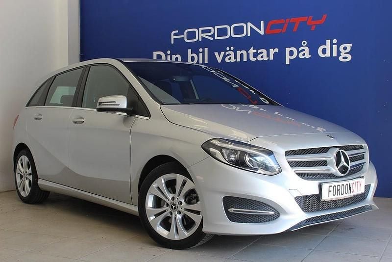 Begagnad 2018 Mercedes 200 Halvkombi | 249 900 kr - Bild 1/4