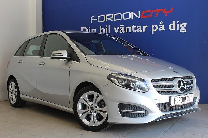 Begagnad 2018 Mercedes B200 Minibuss | 249 900 kr (Dyr) - Bild 1/4