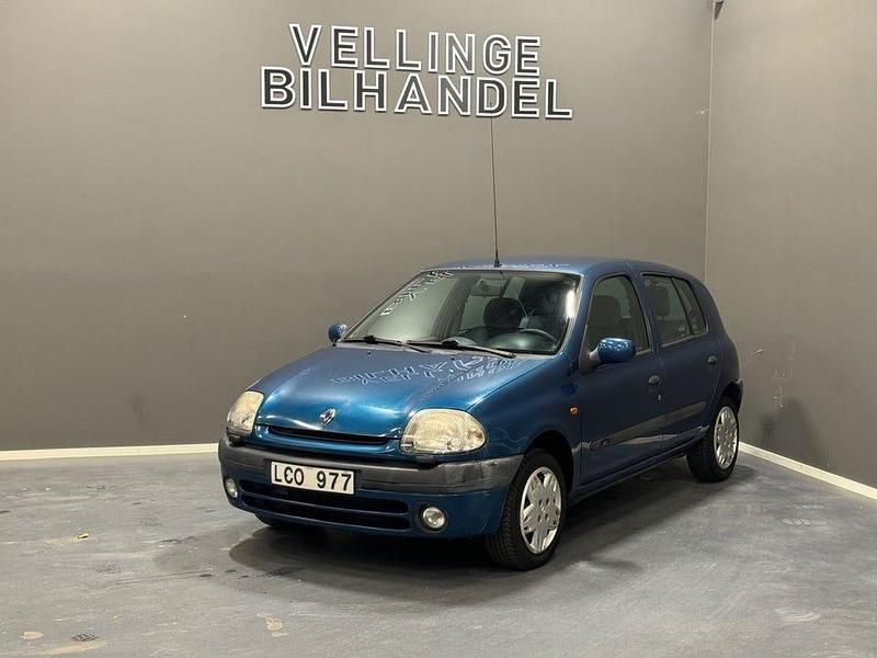 Ljusblå Begagnad 1999 Renault Clio II Halvkombi | 24 900 kr (Marknadspris) - Bild 1/4