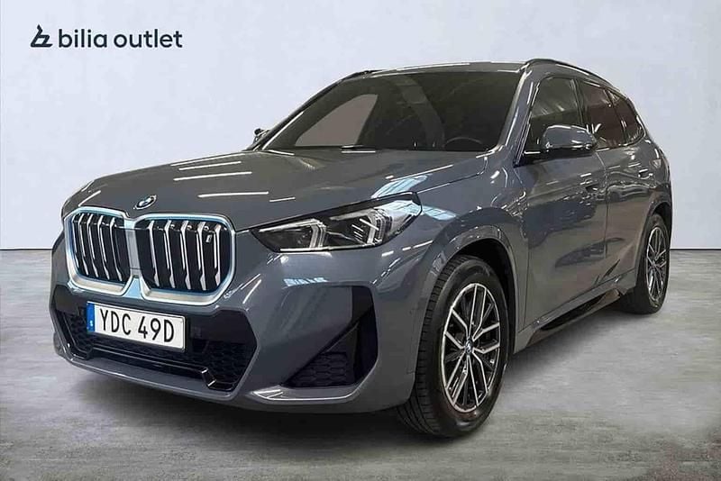 Grå Begagnad 2023 BMW iX1 SUV | 424 900 kr - Bild 1/1