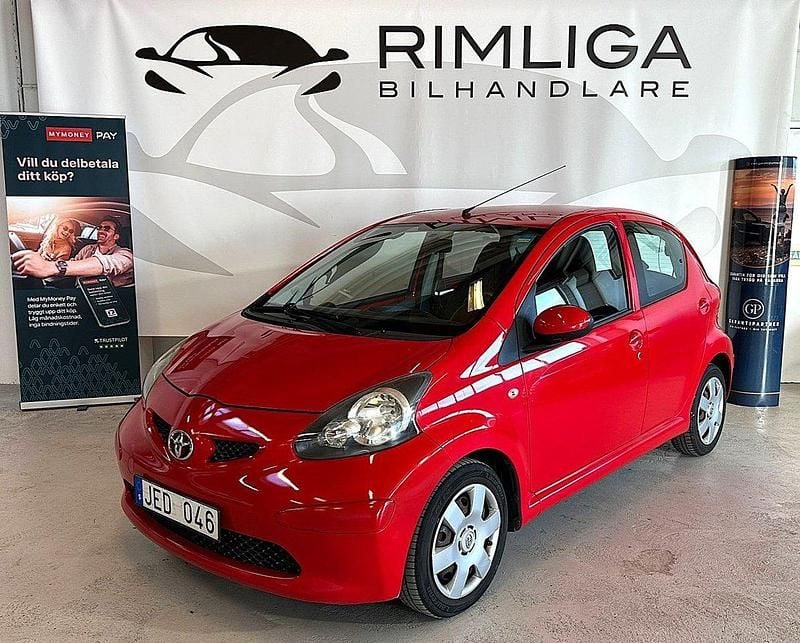 Röd Begagnad 2008 Toyota Aygo Halvkombi | 24 900 kr (Marknadspris) - Bild 1/4