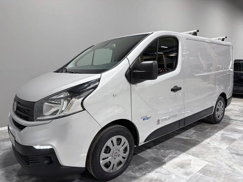 Begagnad Fiat Talento 125 HK (91 kW) 2018 Grå Minibuss