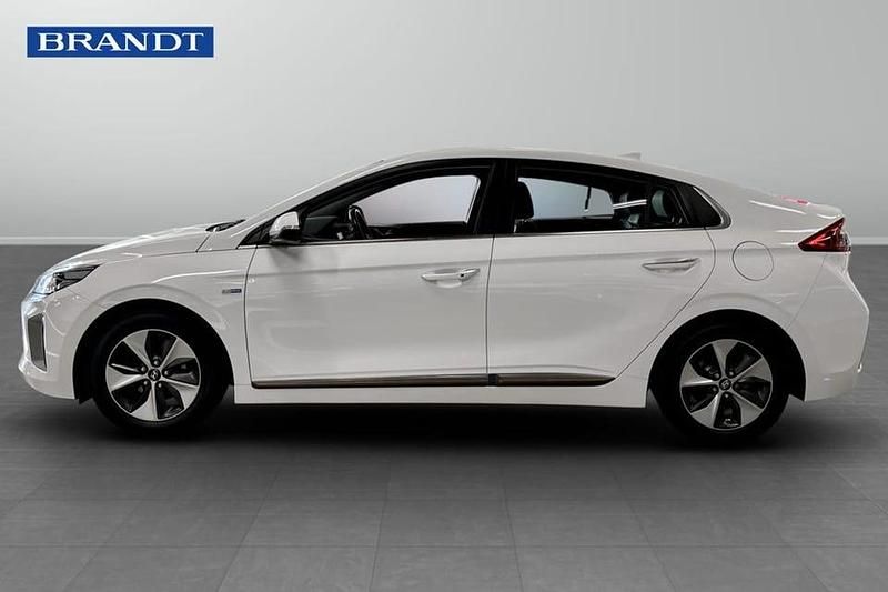 Begagnad Hyundai Ioniq Eco 88 kW (121 HK) 2018 Vit Halvkombi
