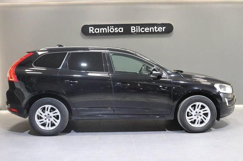 Begagnad Volvo XC60 Momentum 190 HK (139 kW) 2015 Svart SUV