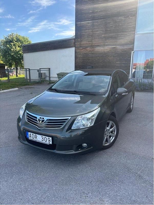 Grön Begagnad 2009 Toyota Avensis Premium Sedan | 79 000 kr (Marknadspris) - Bild 1/4
