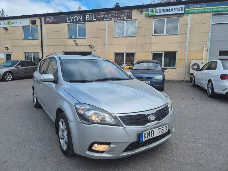Silver Begagnad 2010 Kia Ceed Sportswagon 4 Kombi | 32 900 kr (Bra pris) - Bild 1/4