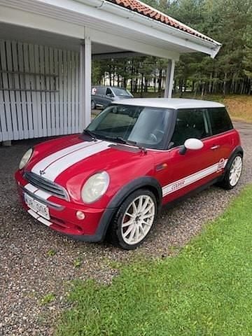 Röd Begagnad 2005 Mini Cooper Halvkombi | 33 000 kr (Marknadspris) - Bild 1/4