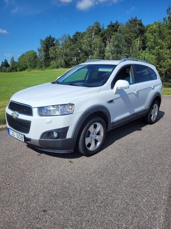 Vit Begagnad 2011 Chevrolet Captiva SUV | 54 900 kr (Superpris) - Bild 1/4