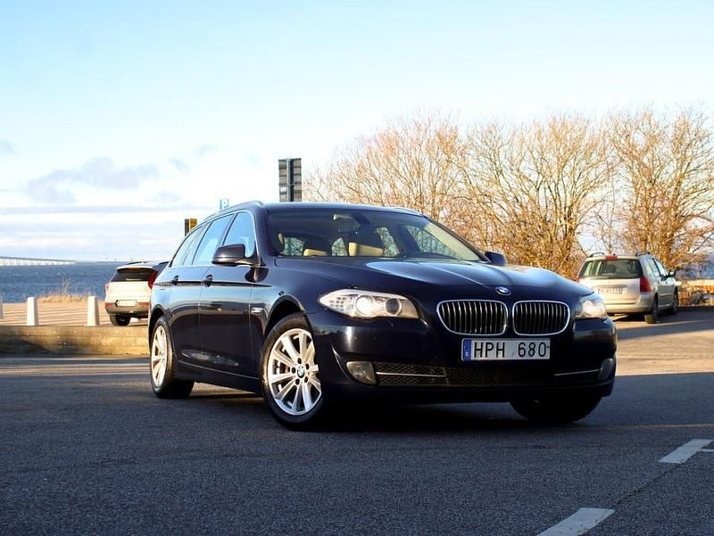 Bmw deep sea blue Begagnad 2012 BMW 520 Kombi | 80 000 kr (Superpris) - Bild 1/4