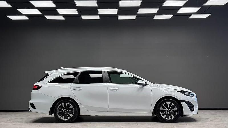 Begagnad Kia Ceed Sportswagon Advance 141 HK (103 kW) 2024 Vit Kombi